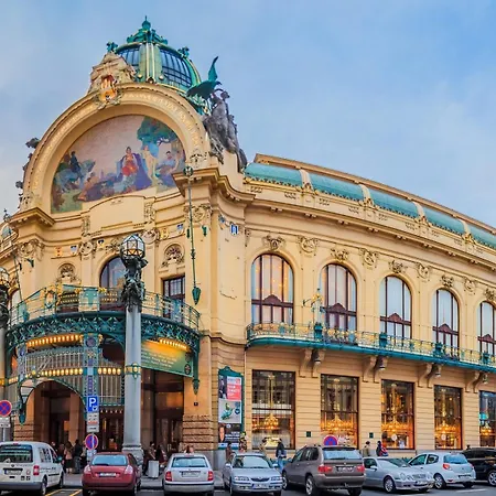 Duplex With Ac In Center * Praag