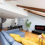 Duplex With Ac In Center Daire *