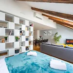 Daire Duplex With Ac In Center Prag