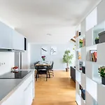 Duplex With Ac In Center Apartment *