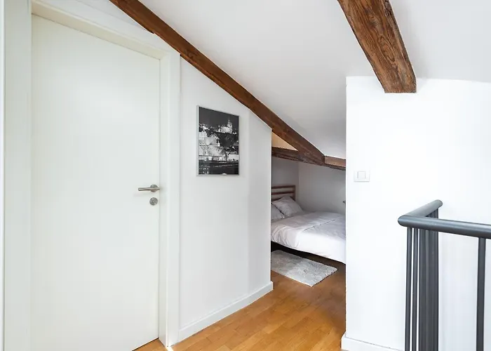 Апартаменты Duplex With Ac In Center